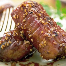 image de la recette Travers de porc grillés au sésame et au miel